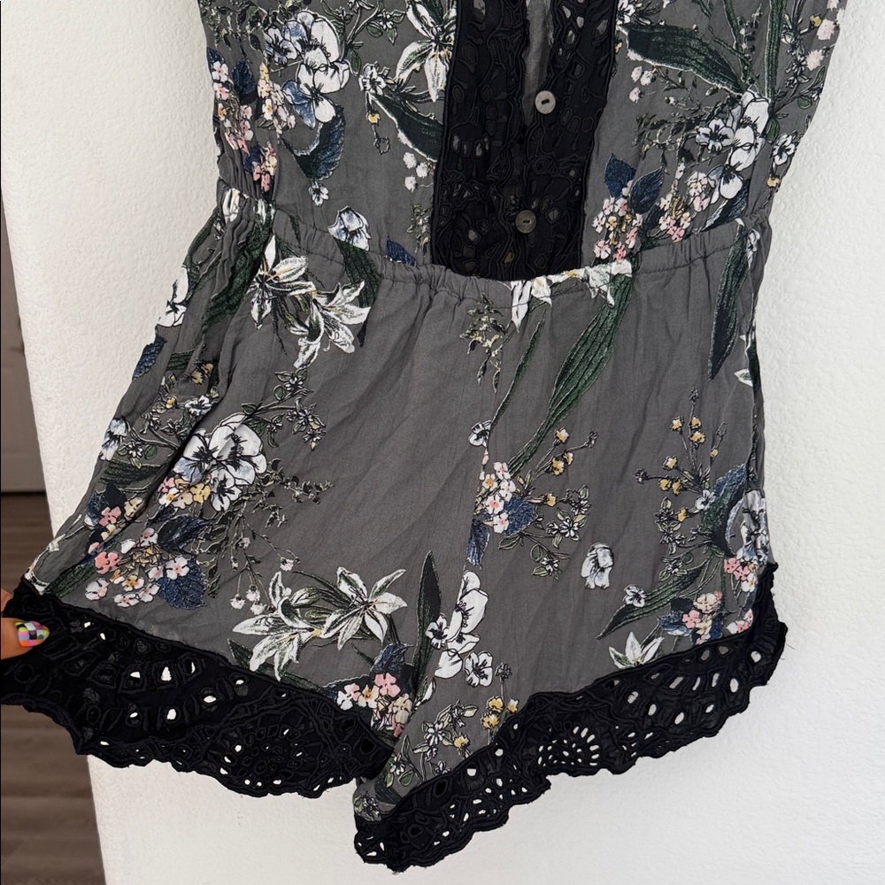 Cleobella Charcoal and Floral Patterned Blouse - Picture 5 of 6
